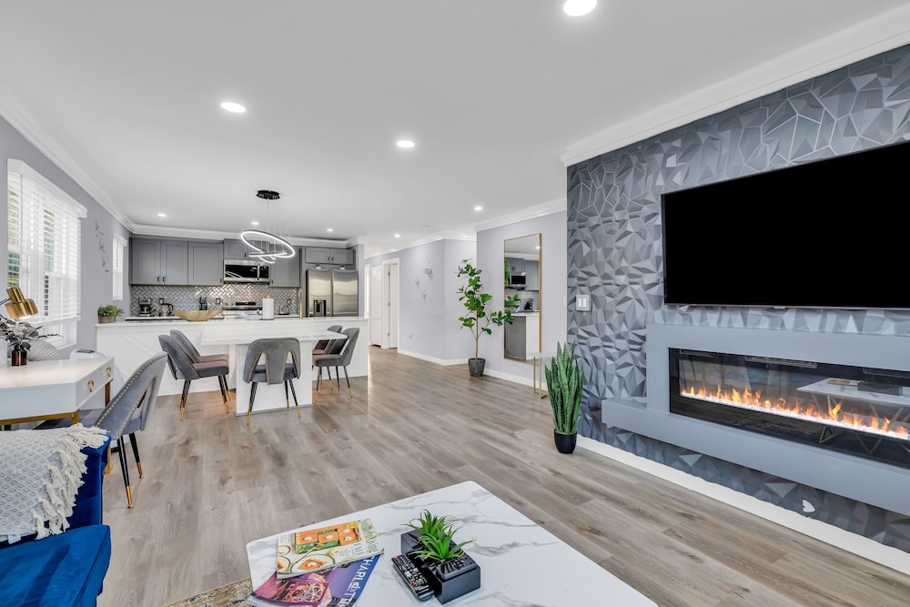Charlotte Spacious 4BR Home — 4-Star Luxury Hotel in Charlotte, United States