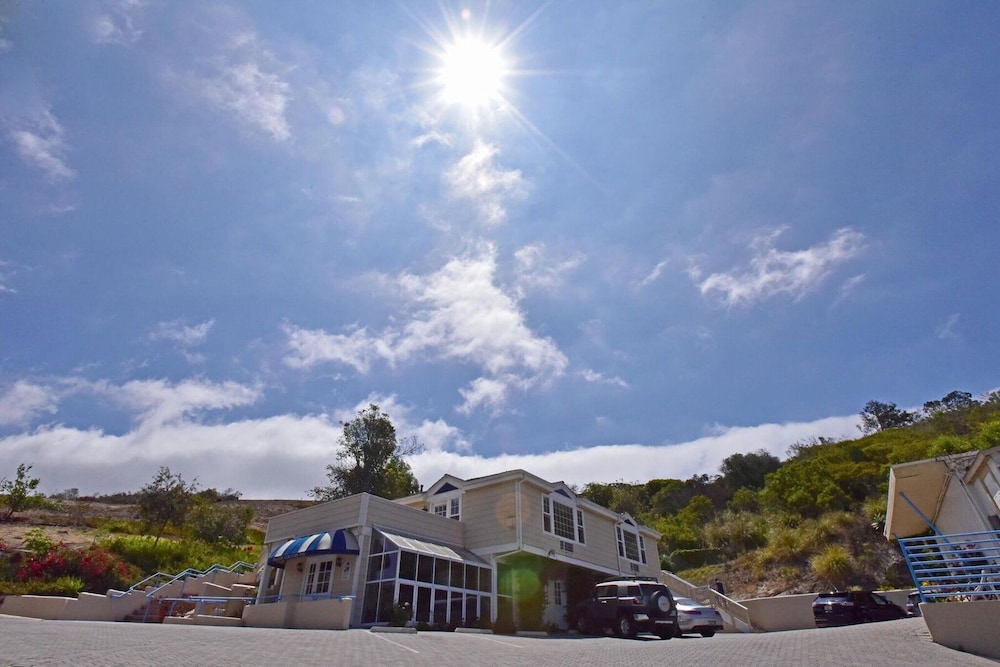 Malibu Country Inn - photo 57