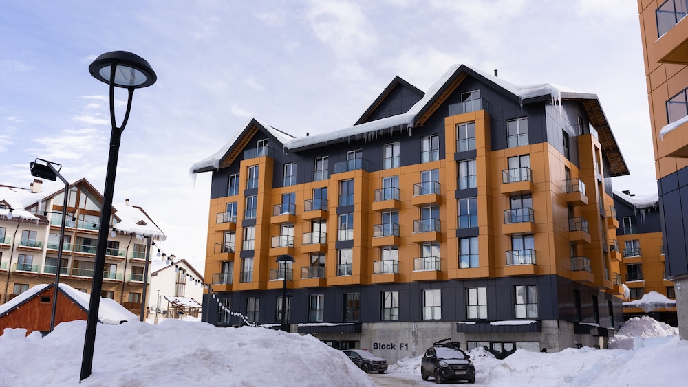 Gudauri Ski Resort Four Seasons — Step Antsminda