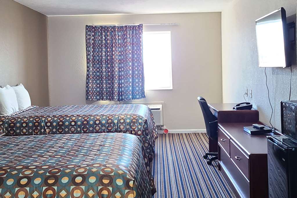 Super 8 by Wyndham Missouri Valley - photo 17