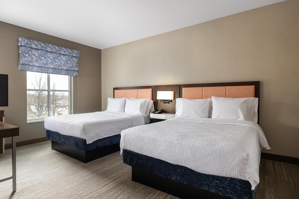 Hampton Inn & Suites Logan - photo 10