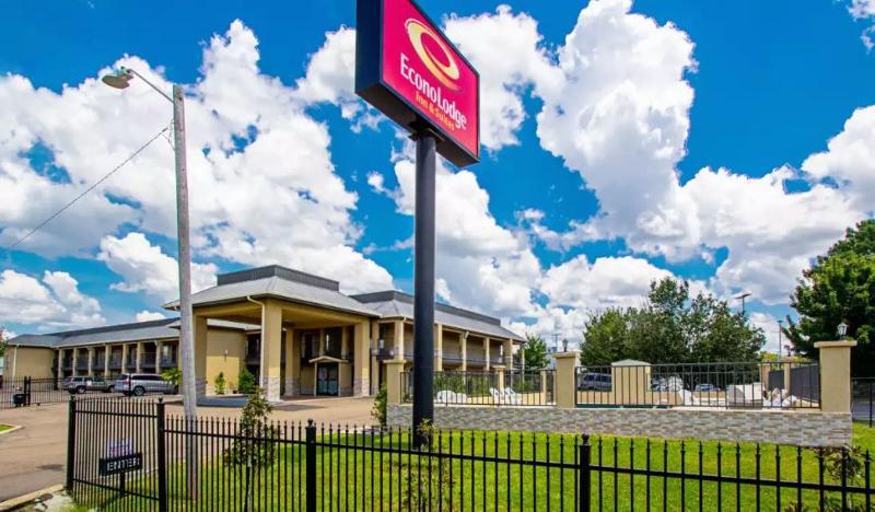 Super 8 by Wyndham Jackson MS - photo 6