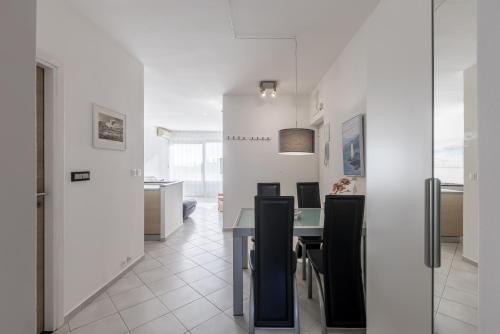 Sundowners Apartment 52qm double & two single beds 10 min from Old Town of Split — 4-Star Luxury Hotel in Split, Croatia
