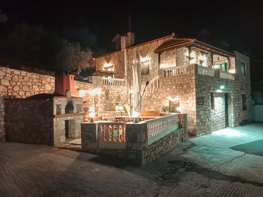 Tsampika's Traditional Stone Cottage in Siana — 4-Star Luxury Hotel in Rodos, Greece