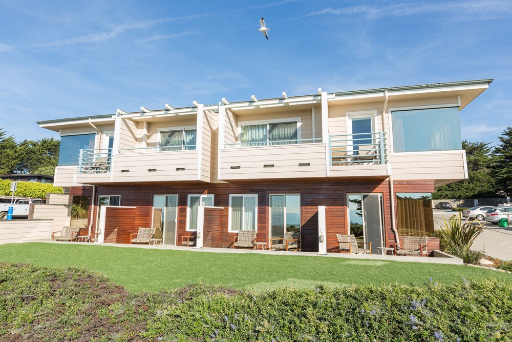 Cambria Landing Inn & Suites - photo 41