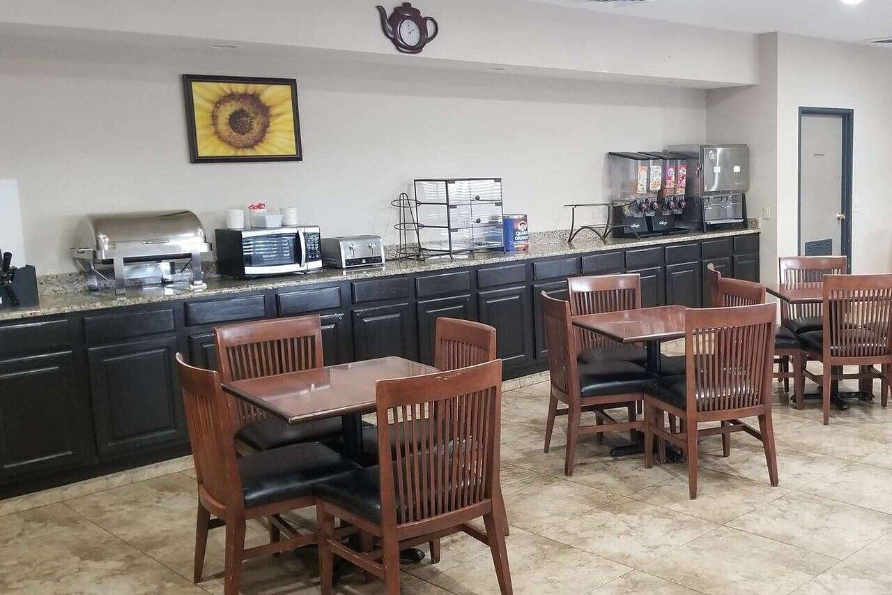 Holiday Inn Express & Suites Chicago Matteson an IHG Hotel - photo 14