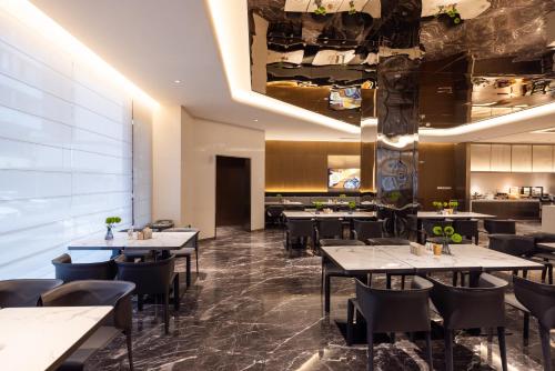 Vienna Hotel Guangzhou Tianlong Branch — 4-Star Luxury Hotel in Guangzhou, People's Republic of China