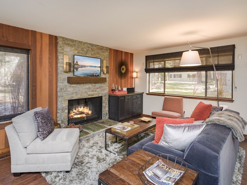 1000 Lakeshore Blvd Condo Unit 4 — 4-Star Luxury Hotel in Incline Village, United States