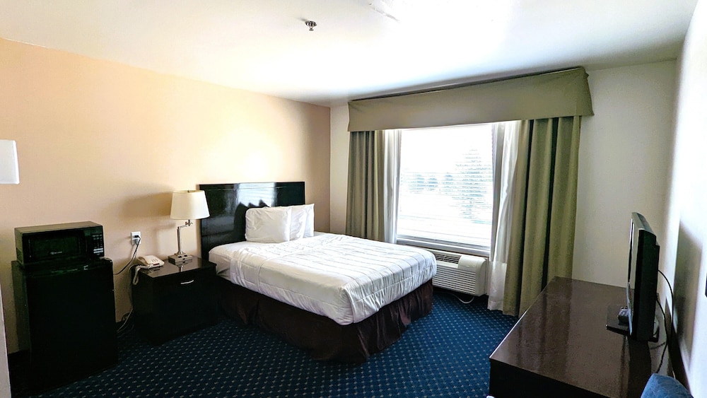 FairBridge Inn & Suites Canadian - photo 17