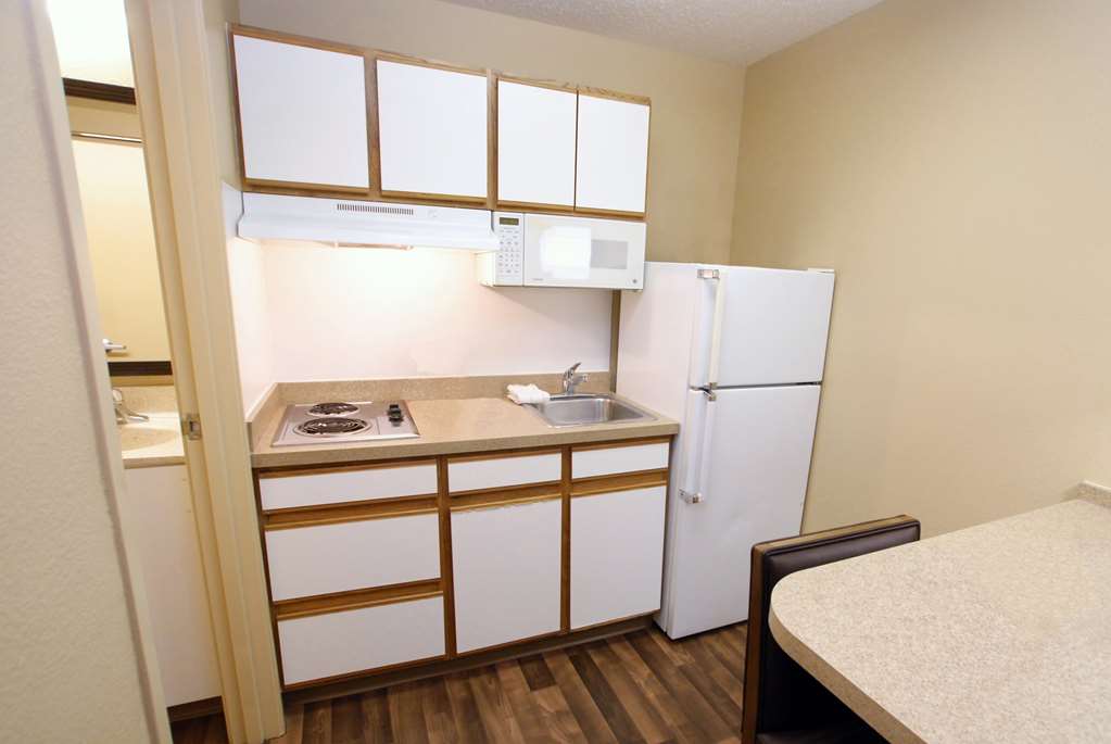 Extended Stay America Austin Arboretum South - photo 38