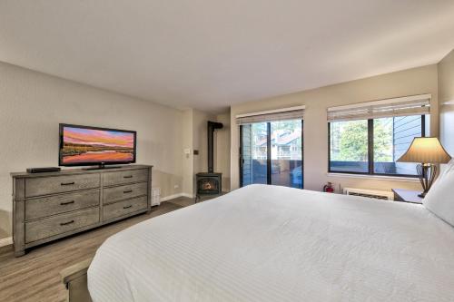 Lakeland Village 107 Laugh Love Updated Studio — 4-Star Luxury Hotel in South Lake Tahoe, United States