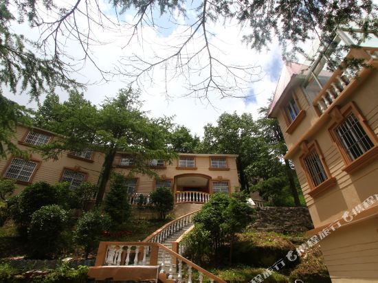 Bird Road Lushan yard - carbon neutral hotel in Luyang