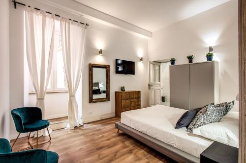 Monti Quiet And Spacious Apartment — 4-Star Luxury Hotel in Rome, Italy