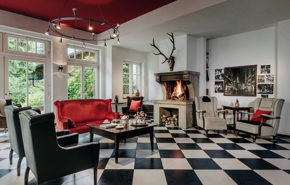 Romantik Hotel Hof zur Linde — 4-Star Luxury Hotel in Munster, Germany