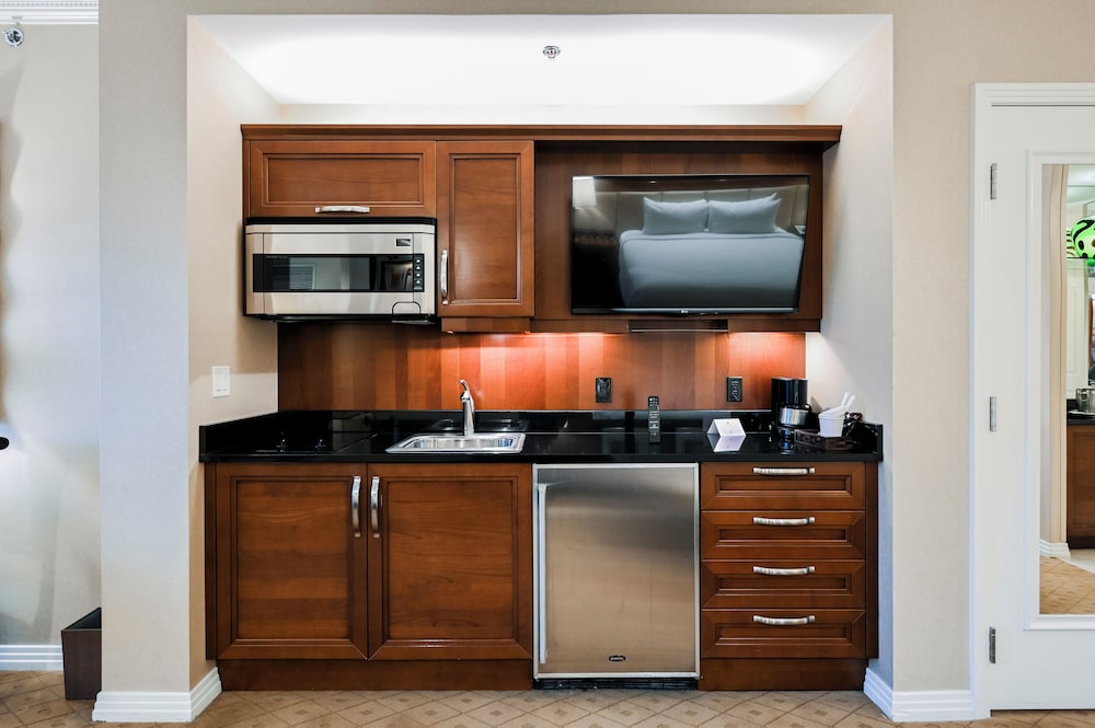 StripViewSuites at Signature - photo 97