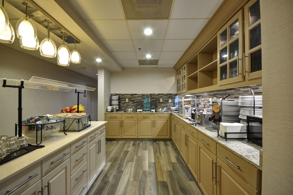 Homewood Suites by Hilton Phoenix Biltmore - photo 36