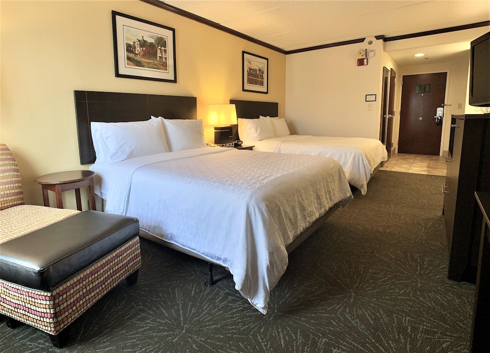 Holiday Inn Express & Suites Charleston Northwoods by IHG - photo 5