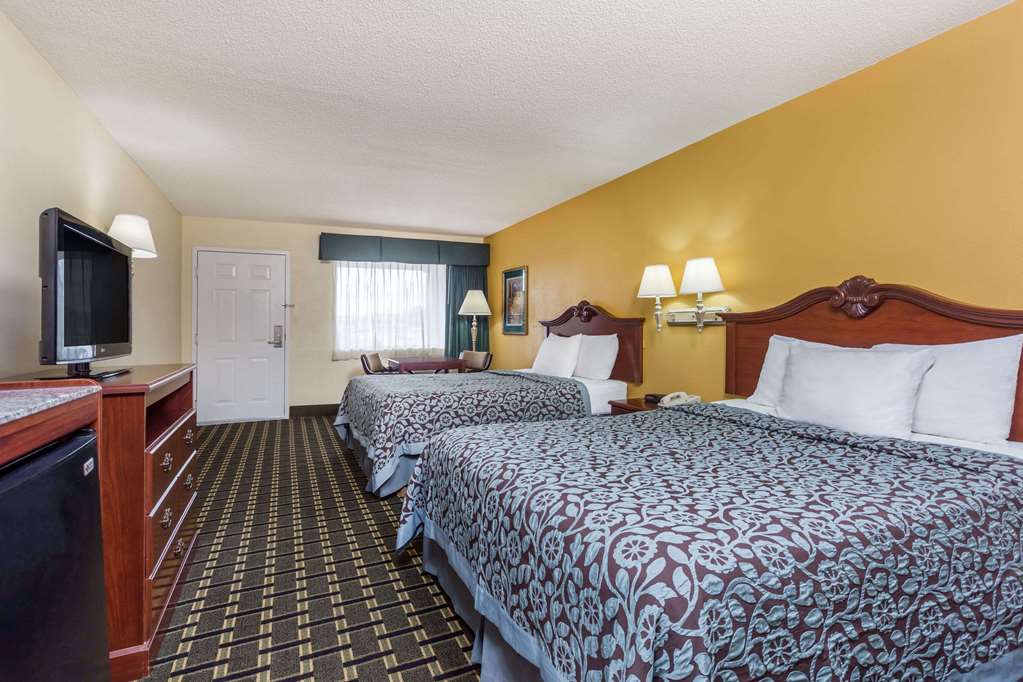 Days Inn & Suites by Wyndham Warner Robins Near Robins AFB - photo 5