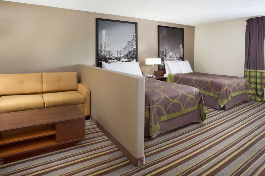 Super 8 by Wyndham Chicago Rosemont O'Hare SE - photo 10