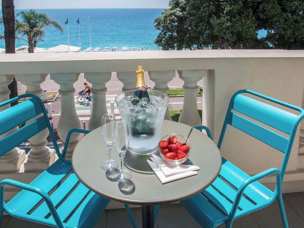 Mercure Nice Marche Aux Fleurs