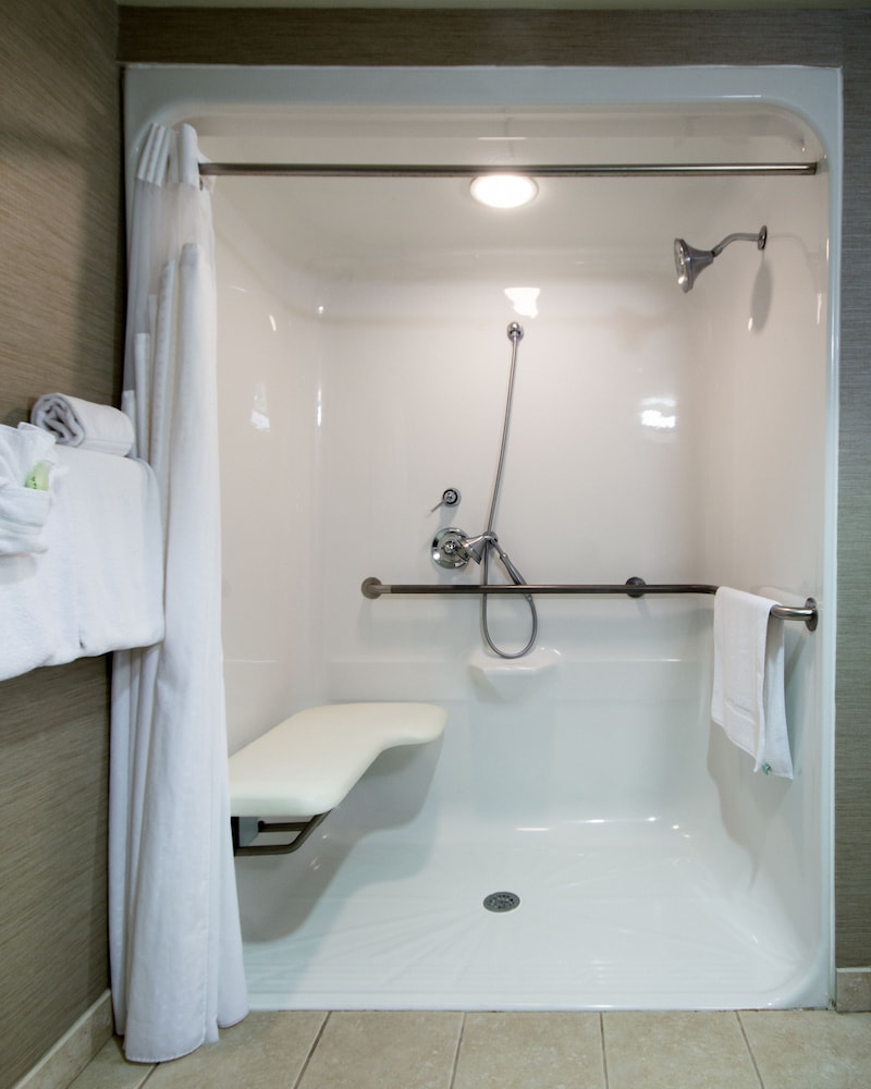 Holiday Inn Express Hotel & Suites Auburn by IHG - photo 35
