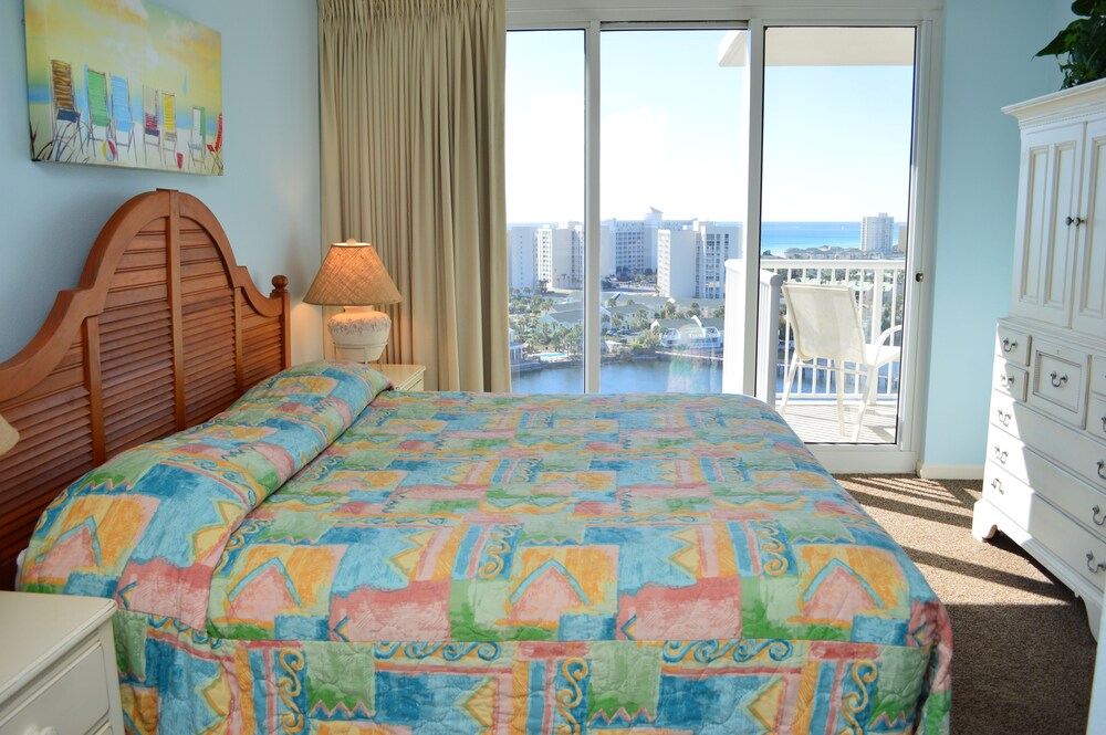 Pelican Beach Resort - photo 7