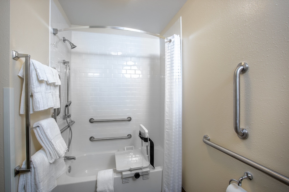 Candlewood Suites Omaha Millard Area by IHG - photo 24