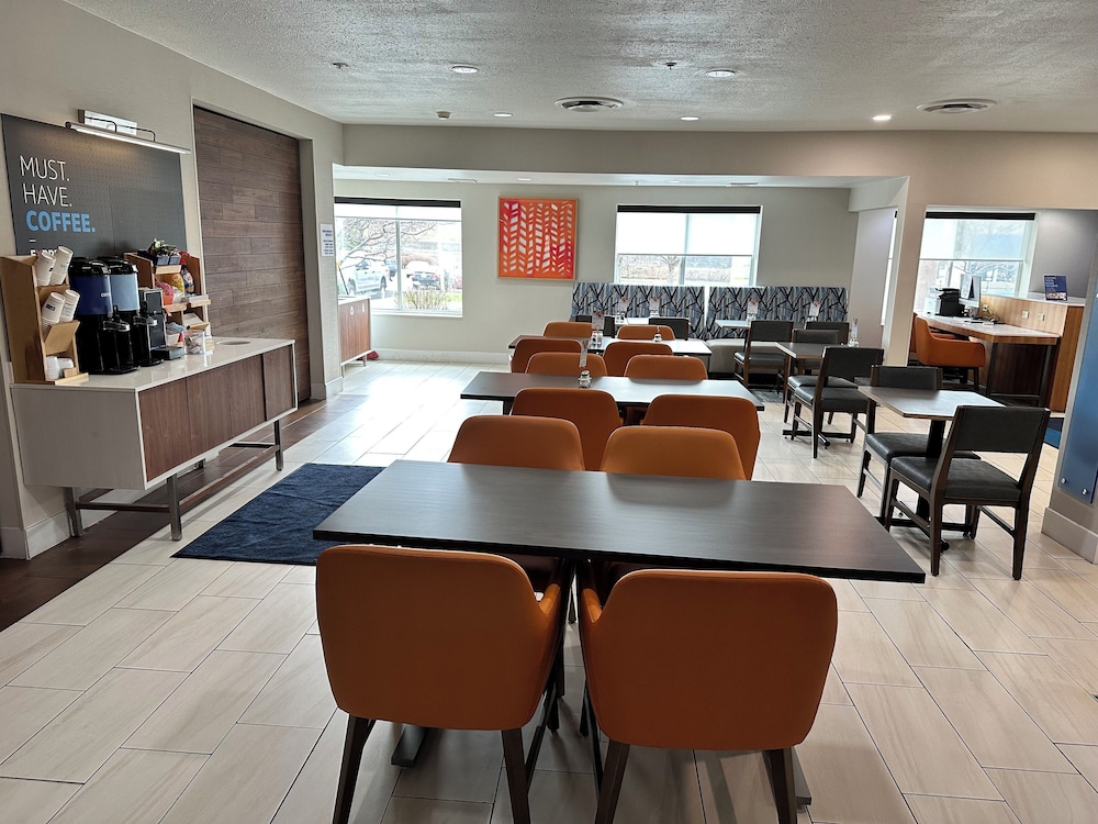 Holiday Inn Express Rochester NE Irondequoit by IHG - photo 41