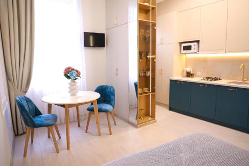 Les Poissons - carbon neutral hotel in Sete