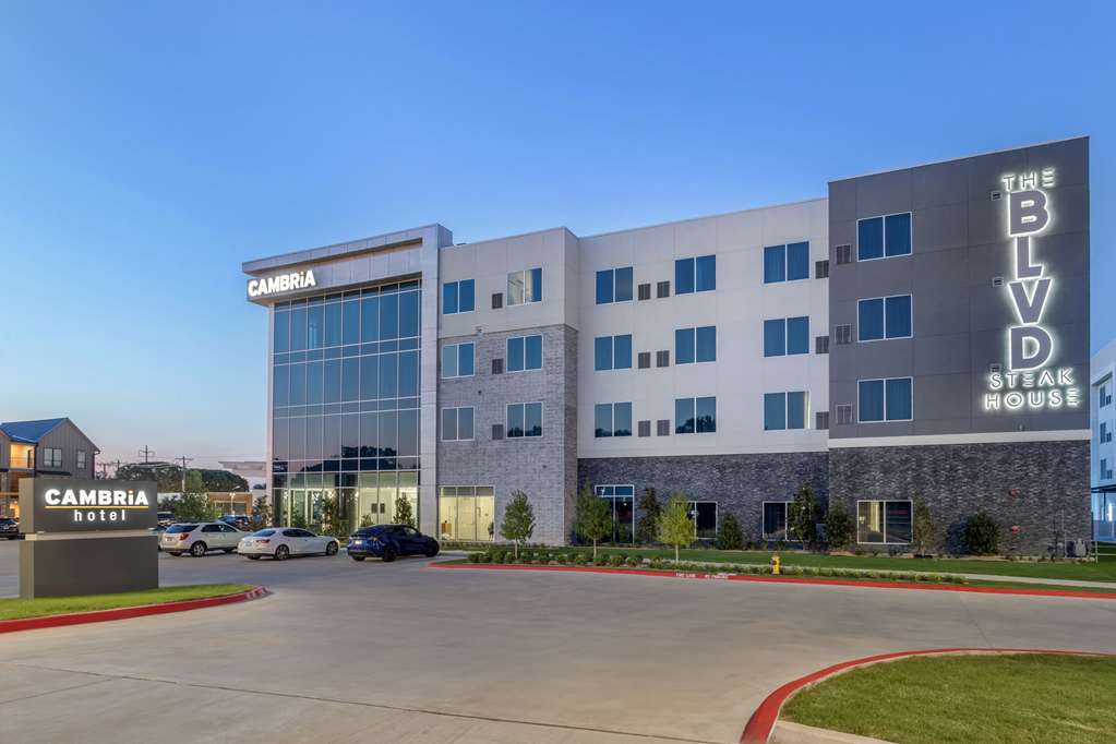 Cambria Hotel Waco University Riverfront - photo 5