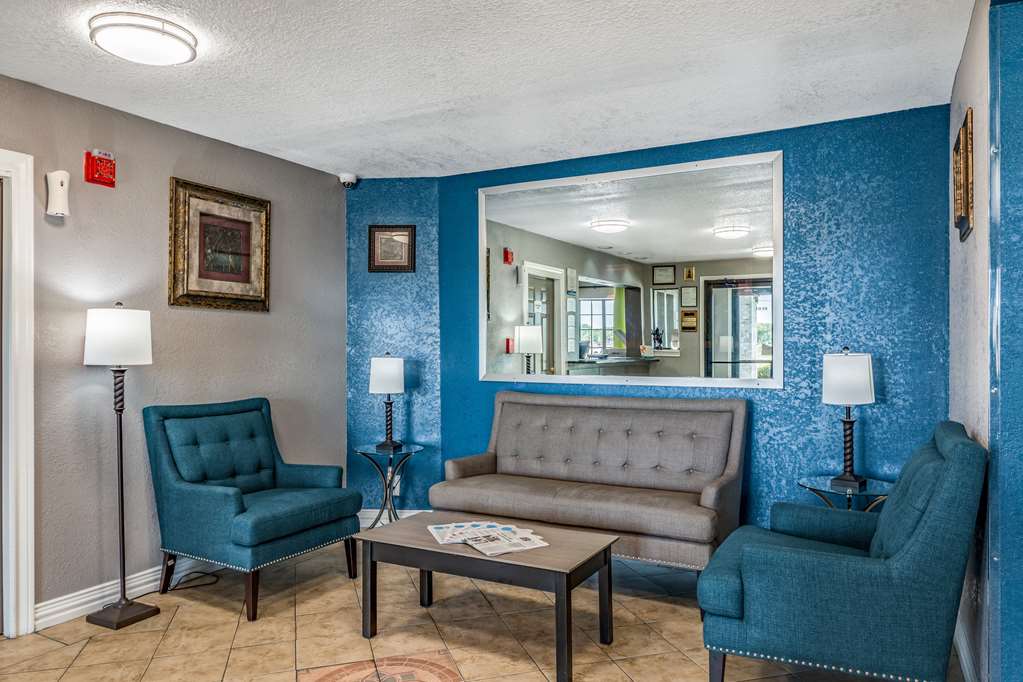 Quality Inn I 10 East near Frost Bank Center - photo 9