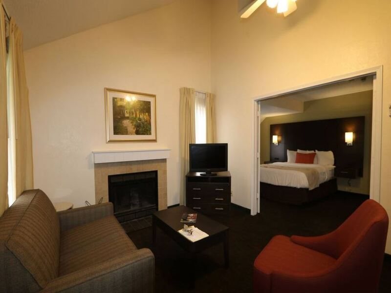 StayPlace Suites Akron Copley Township West - photo 7
