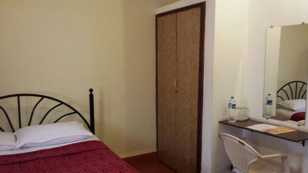 Bonanza Hotel — Baga — photo 5