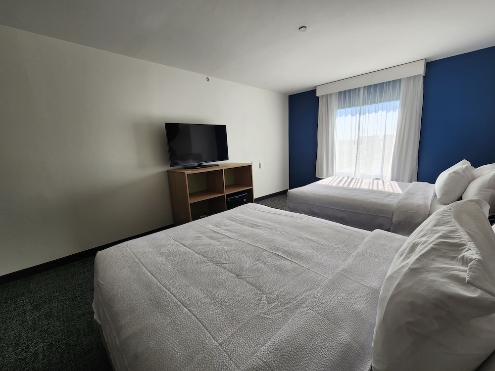 Spark by Hilton Rahway - photo 27