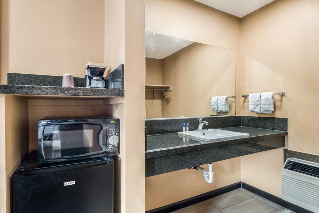 Americas Best Value Inn Ukiah - photo 18