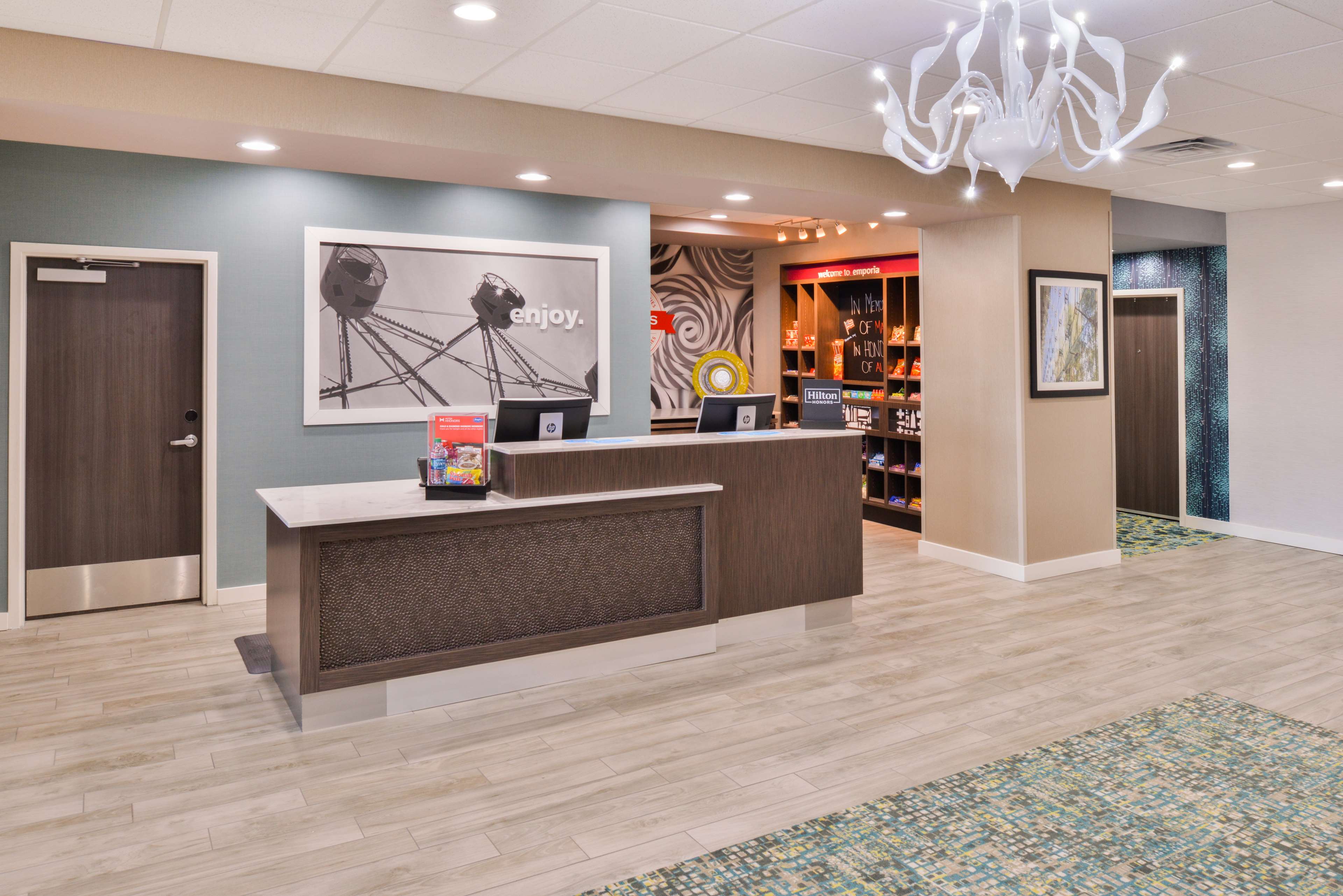 Hampton Inn Emporia - photo 8