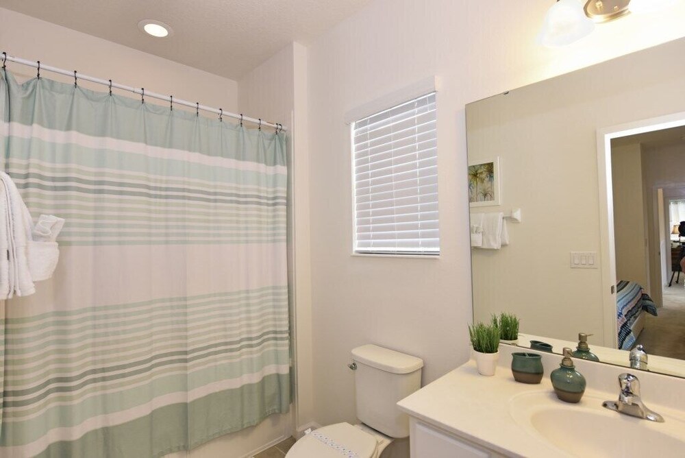 4557 Cabello Loop 6 bedrooms 3 bathrooms - photo 21