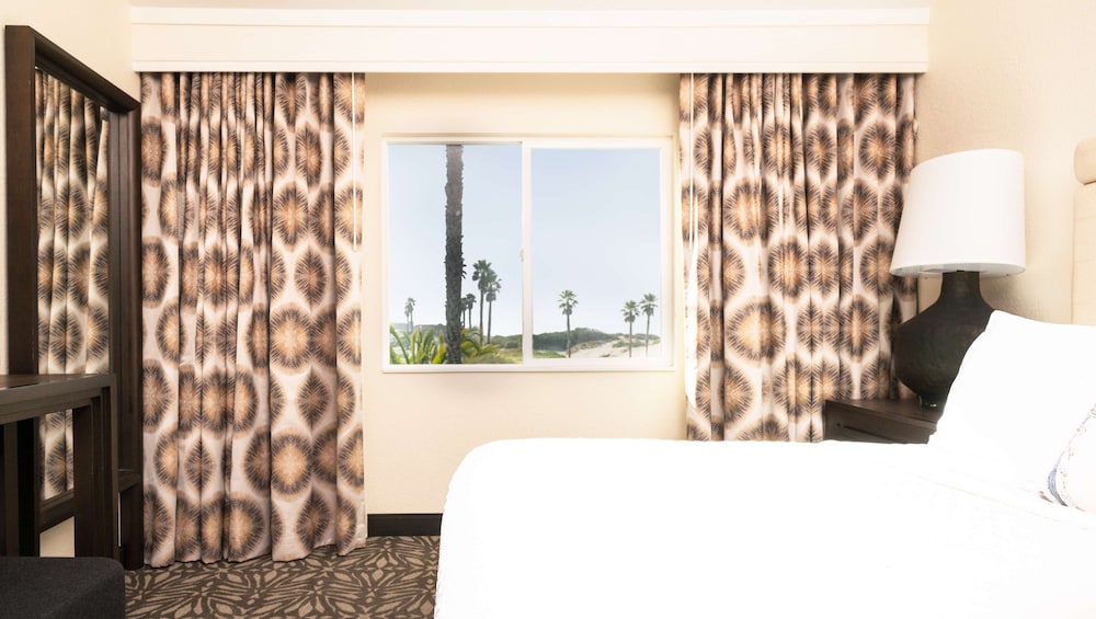 Zachari Dunes on Mandalay Beach Curio Collection by Hilton - photo 24