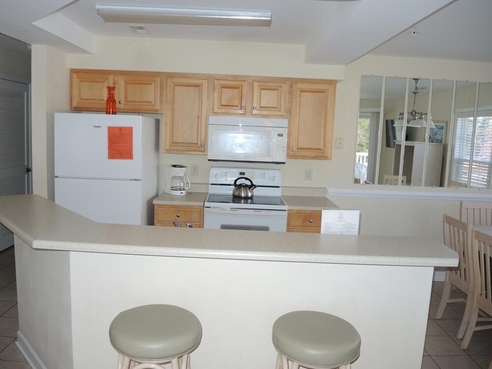 Full Kitchen Condo 2404M Golf Resort Close to Beach in Calabash by RedAwning - photo 5