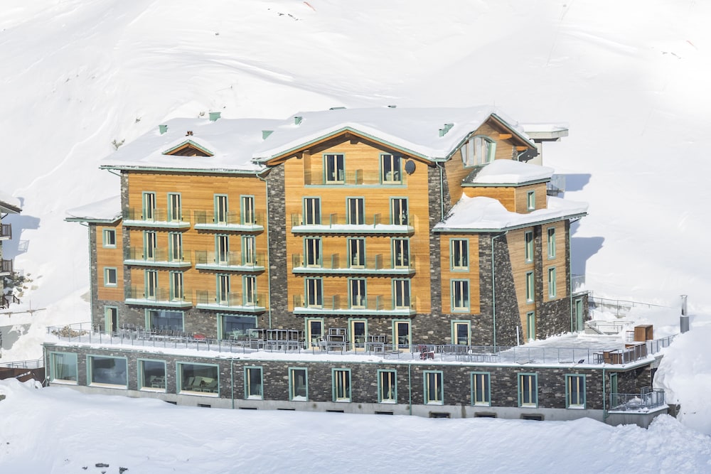White Angel - carbon neutral hotel in Valtournenche