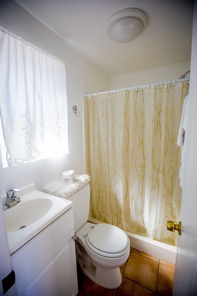 Leucadia Beach Inn - photo 39