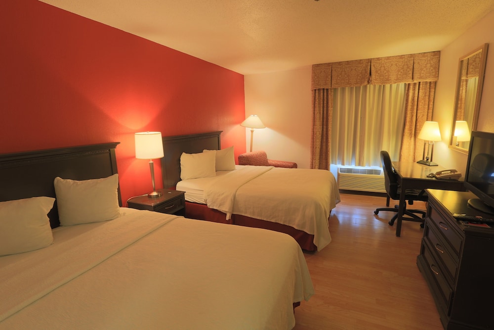 Days Inn by Wyndham Calumet Park - photo 5