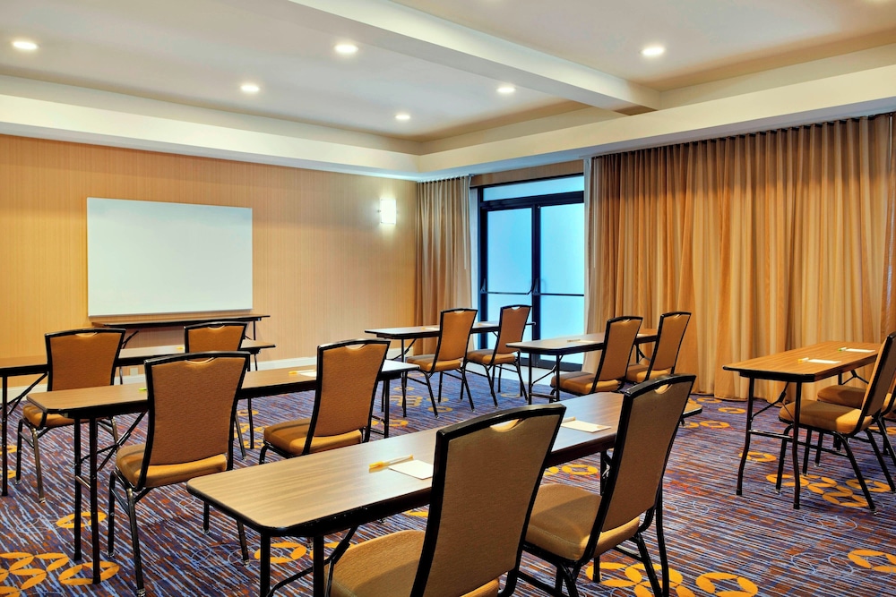 Courtyard by Marriott Mobile - photo 32