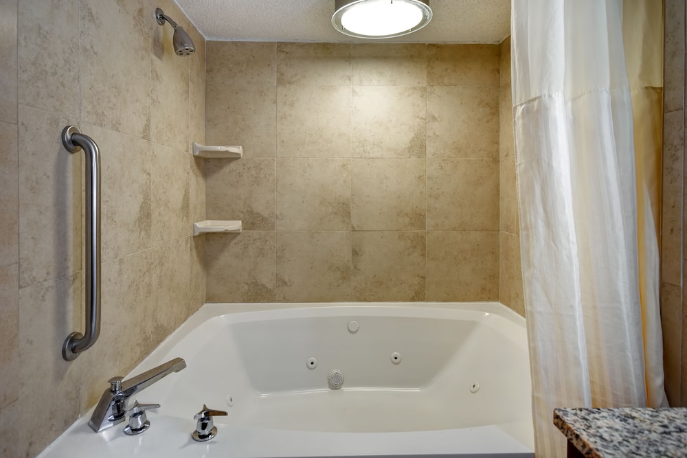 DoubleTree By Hilton Hotel Augusta - photo 29