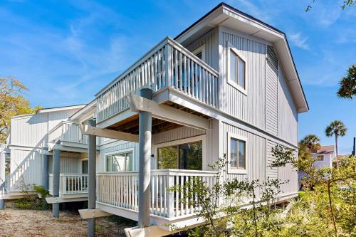 40 Lagoon Villa — 4-Star Luxury Hotel in Isle Of Palms, United States
