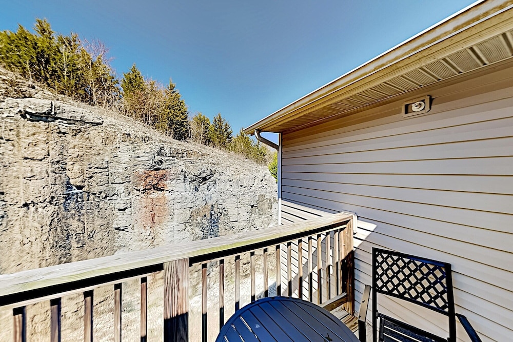 Hillside Cottage in The Vineyards Resort - photo 26
