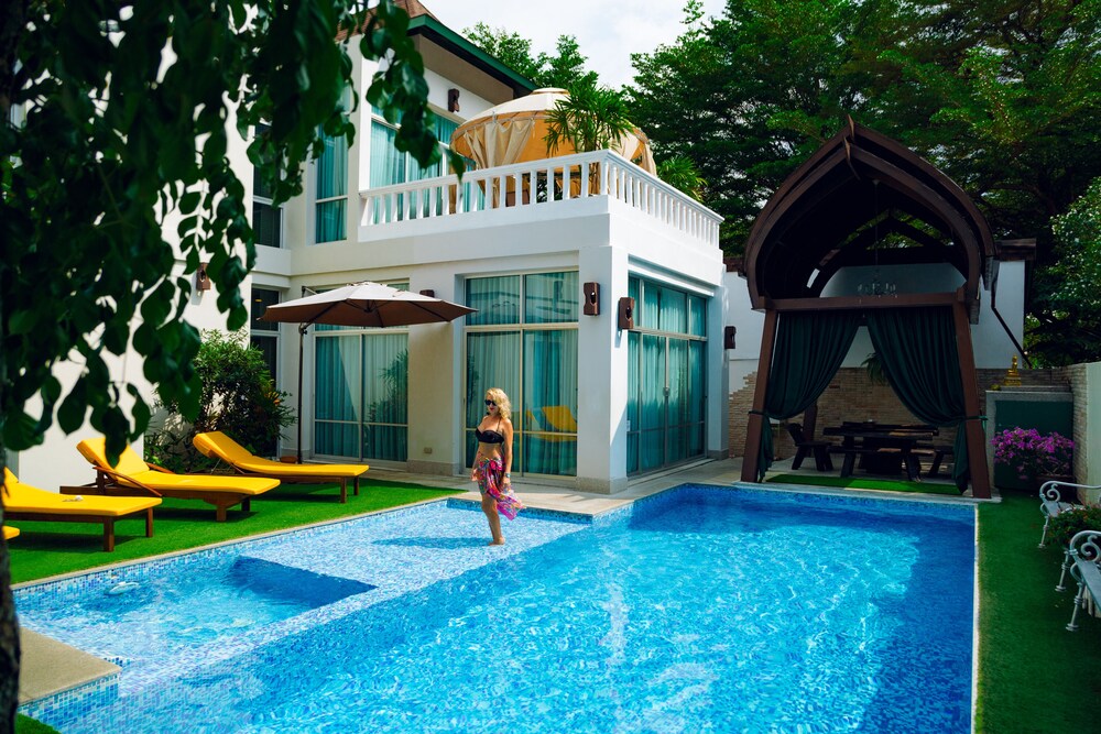 Nirvana Platinum Pool Villa — 4-Star Luxury Hotel in Sattahip, Thailand