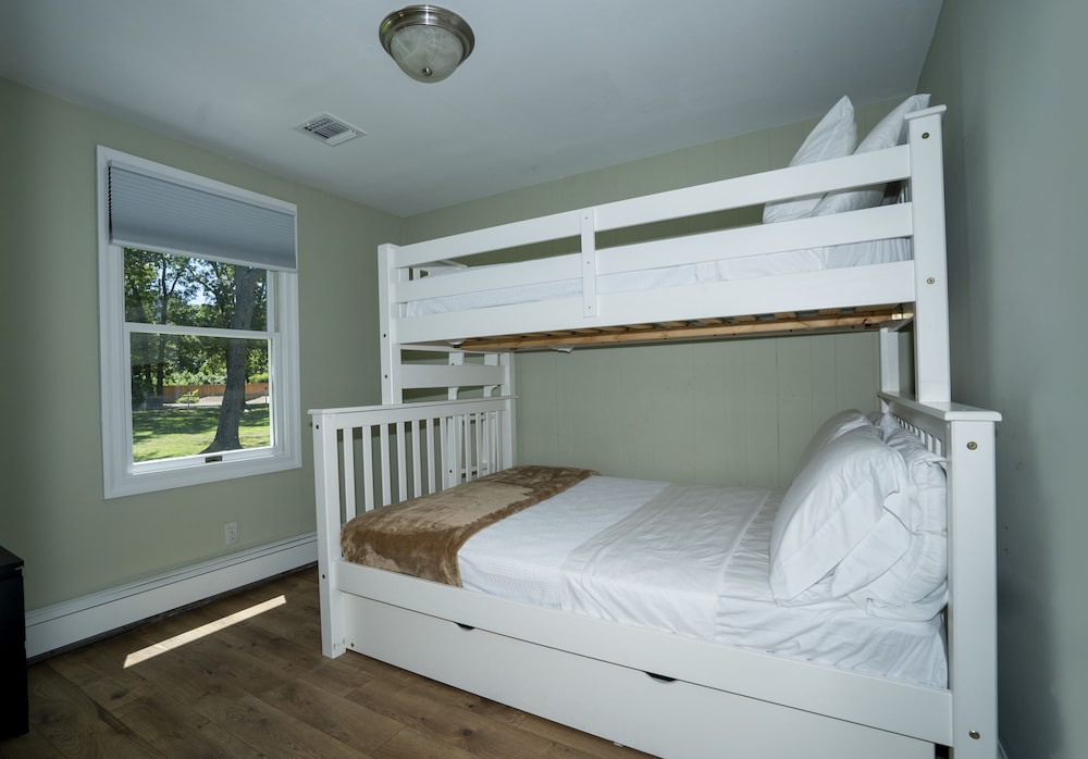 Hampton's Vacation Inn - photo 5