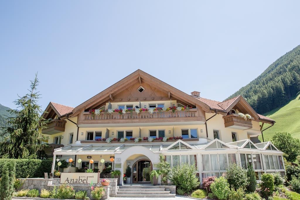 Alpine Life Hotel Anabel — hotel in Cadipietra