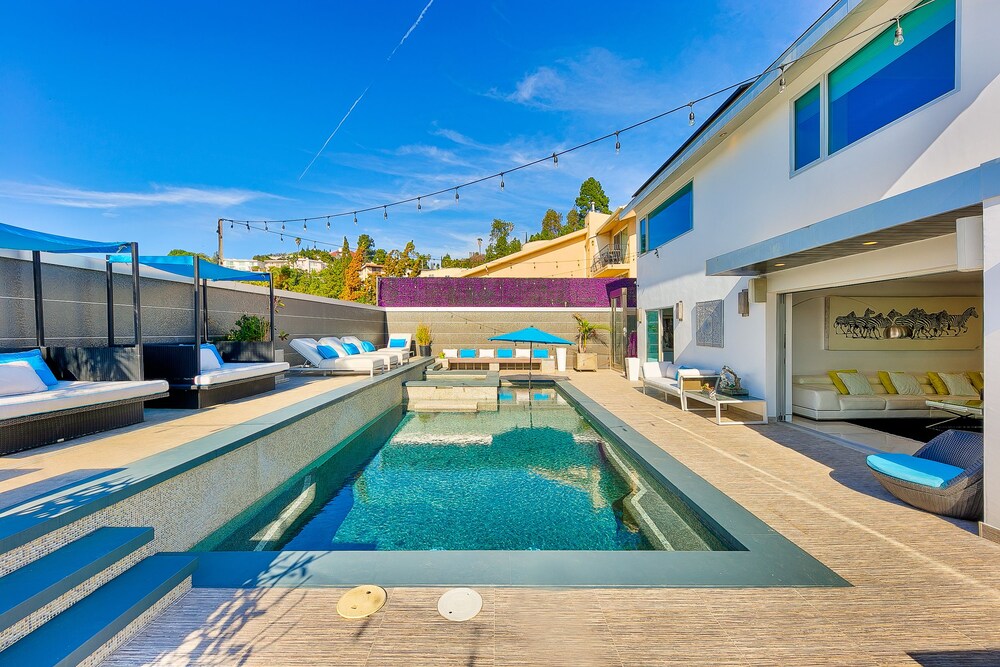 Hollywood Estate With Stunning Views - photo 65